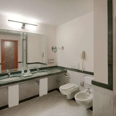 Nh Pontevecchio Hotel 4*