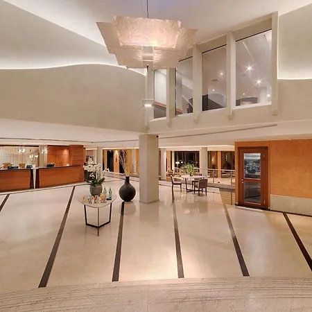 Nh Pontevecchio Отель